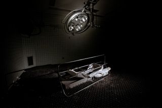 Illustration for article titled The Decaying Remains of Abandoned Hospitals
